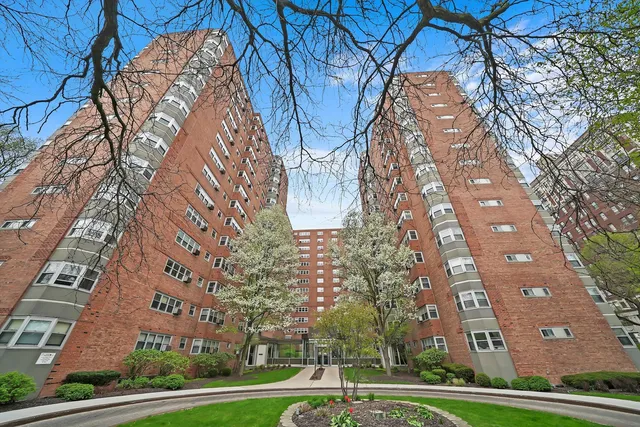 $130,000 | 4960 North Marine Drive, Unit 1518, Chicago, IL 60640