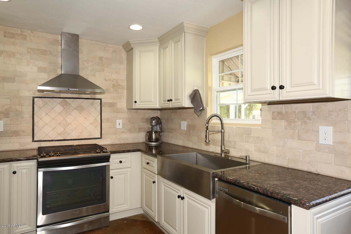1832 East Roma Avenue Phoenix, AZ 85016 - Photo 5 of 27 Kitchen4