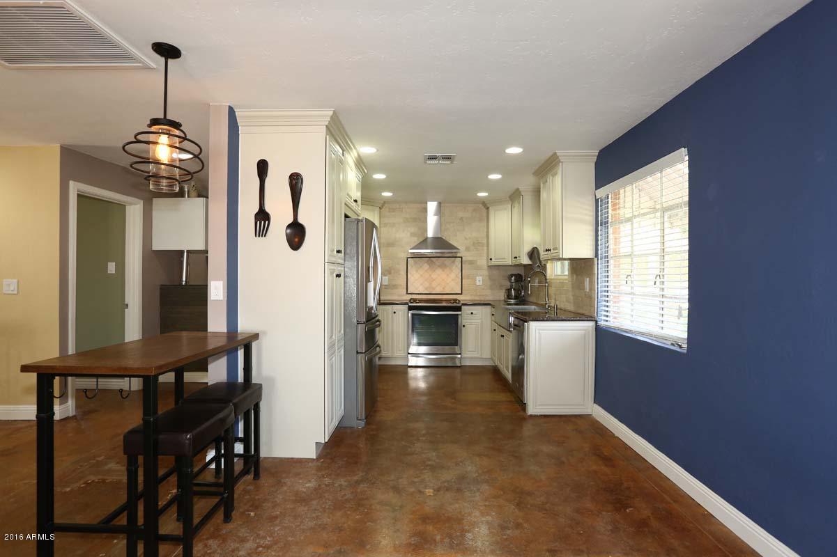 1832 East Roma Avenue Phoenix, AZ 85016 - Photo 8 of 27 Kitchen