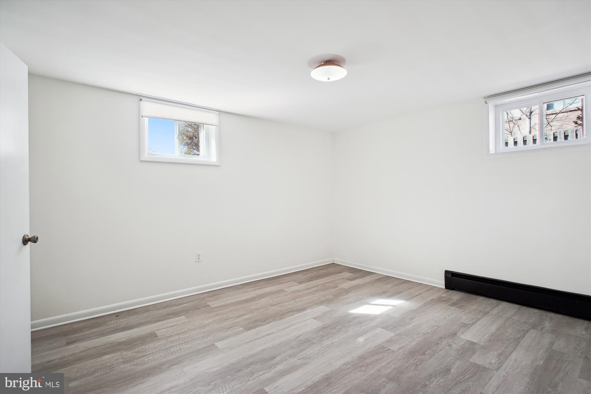 10607 Judicial Drive Fairfax, VA 22030 - Photo 58 of 60 an empty room with a workbench