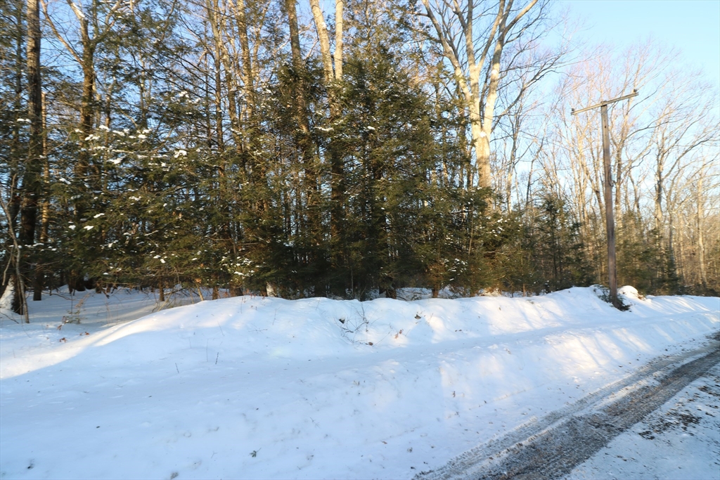 35 Ladd Road Sturbridge, MA 01566 - Photo 2 of 7