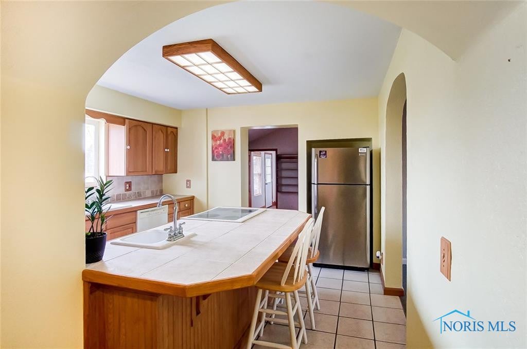 7310 Cedar Point Road Oregon, OH 43616 - Photo 10 of 35 Gallery Image 10