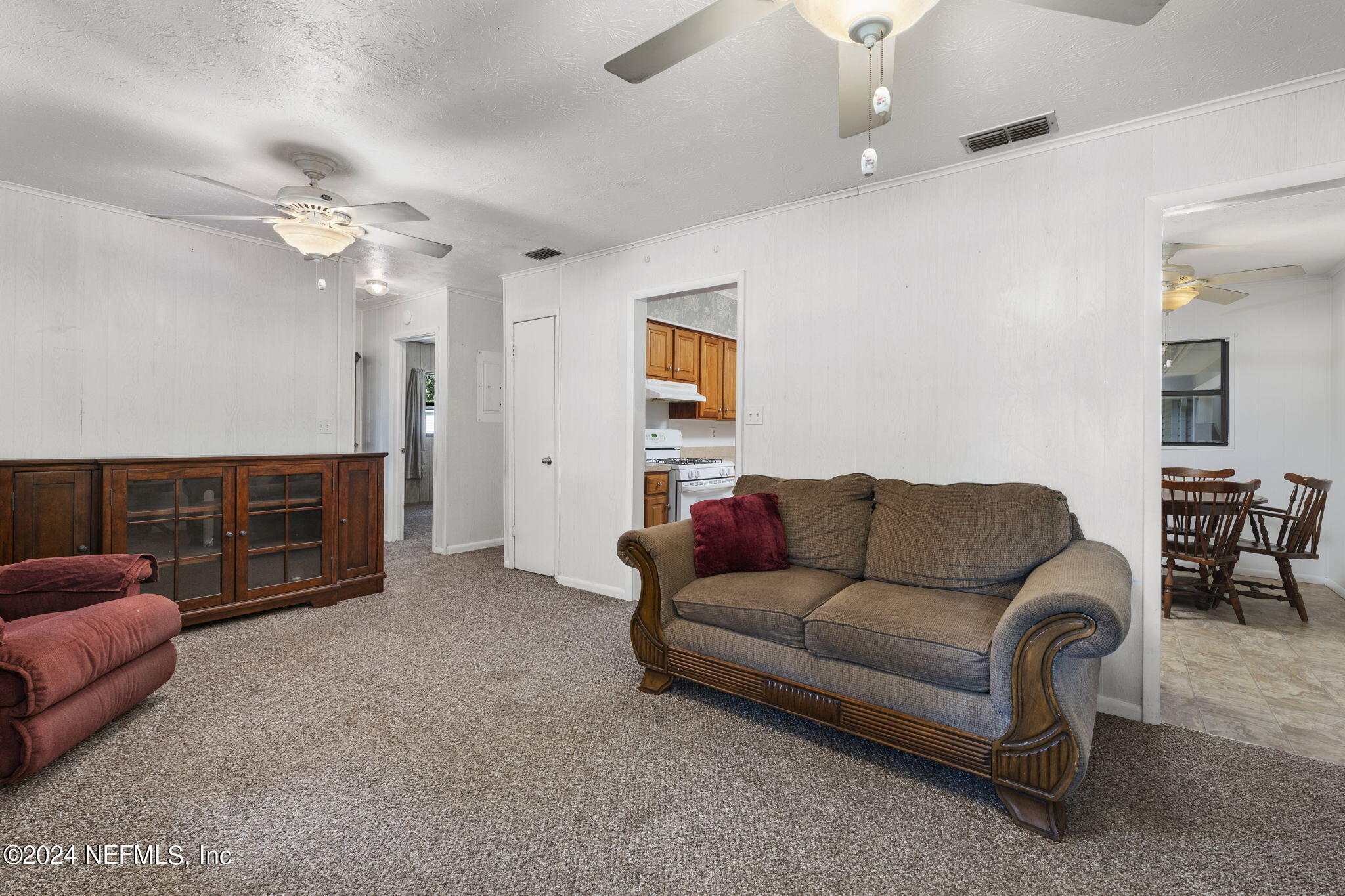 2459 Canal Road Jacksonville, FL 32234 - Photo 24 of 40 Living Room