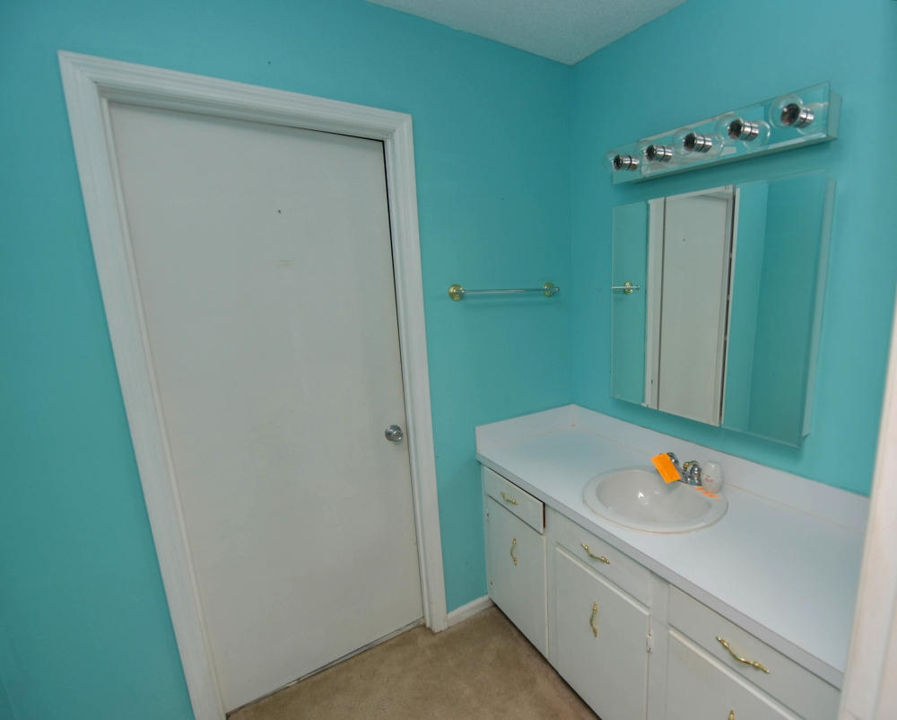 57 Meander Row, Unit 2 Charleston, SC 29412 - Photo 22 of 35 Bathroom (1 of 1)