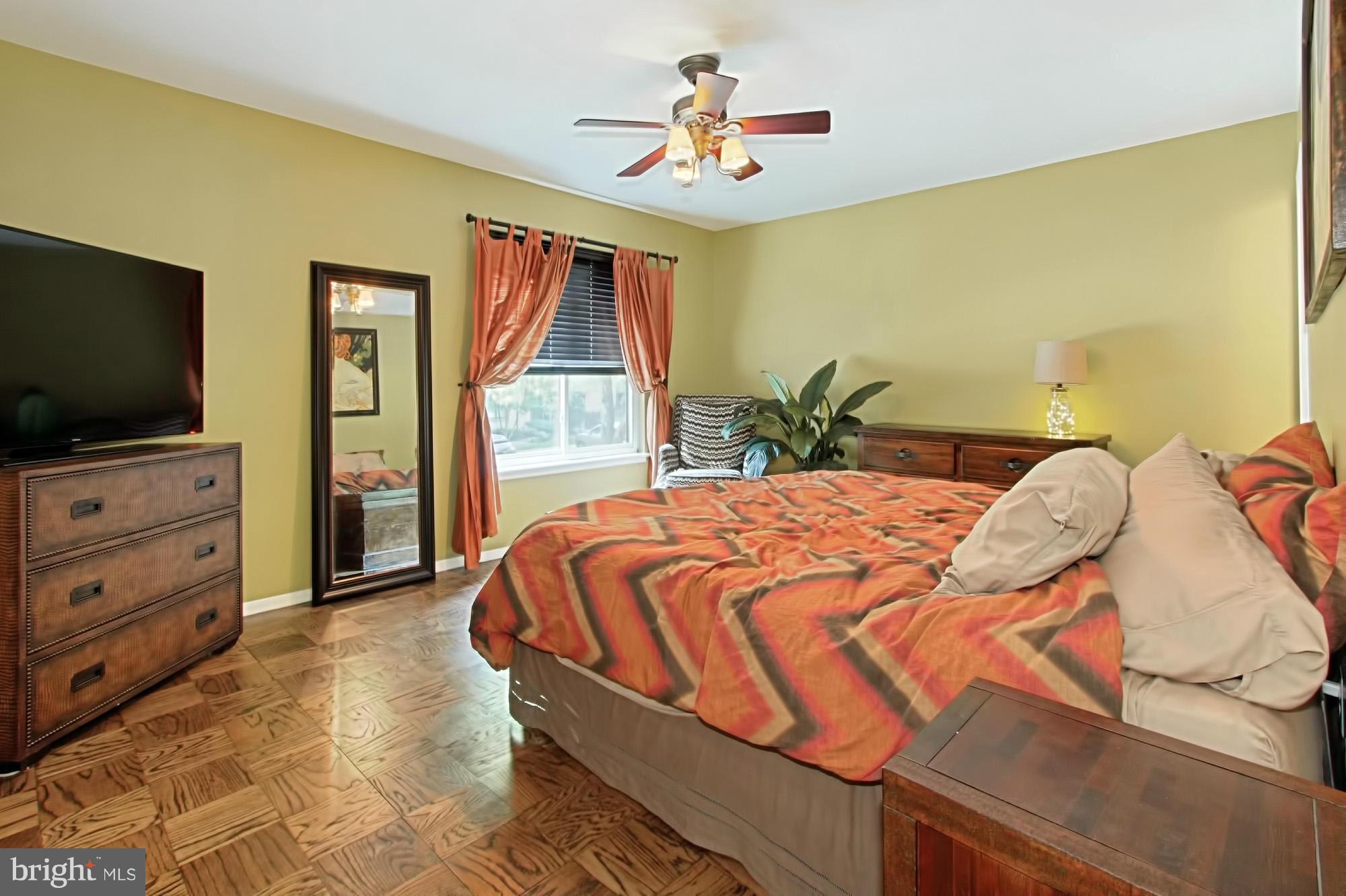 1745 Ivy Oak Square Reston, VA 20190 - Photo 20 of 30 Owners Suite