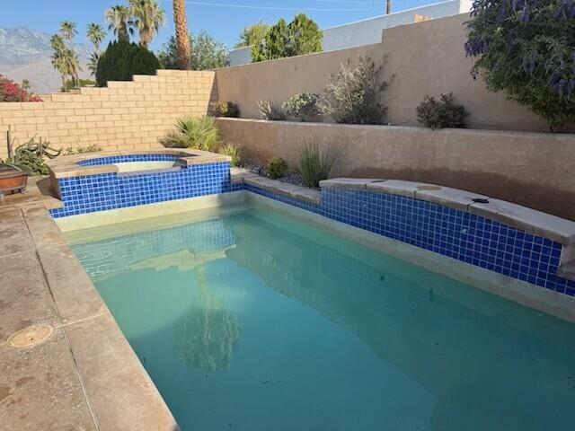 104 Shoreline Drive Rancho Mirage, CA 92270 - Photo 1 of 29 POOL PIC new