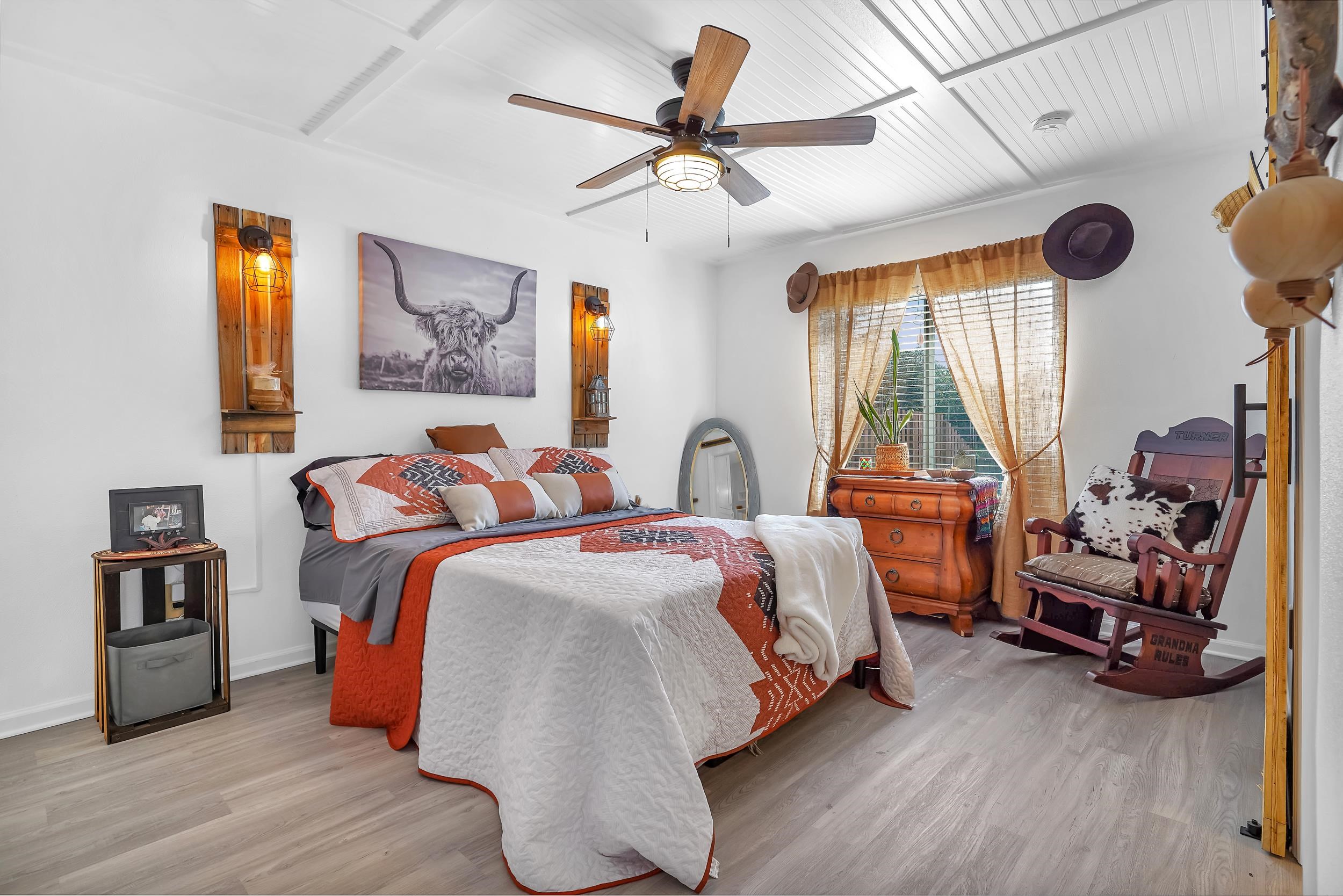 891 Wynfield Circle St. Augustine, FL 32092 - Photo 10 of 37 a bed room with bed and window