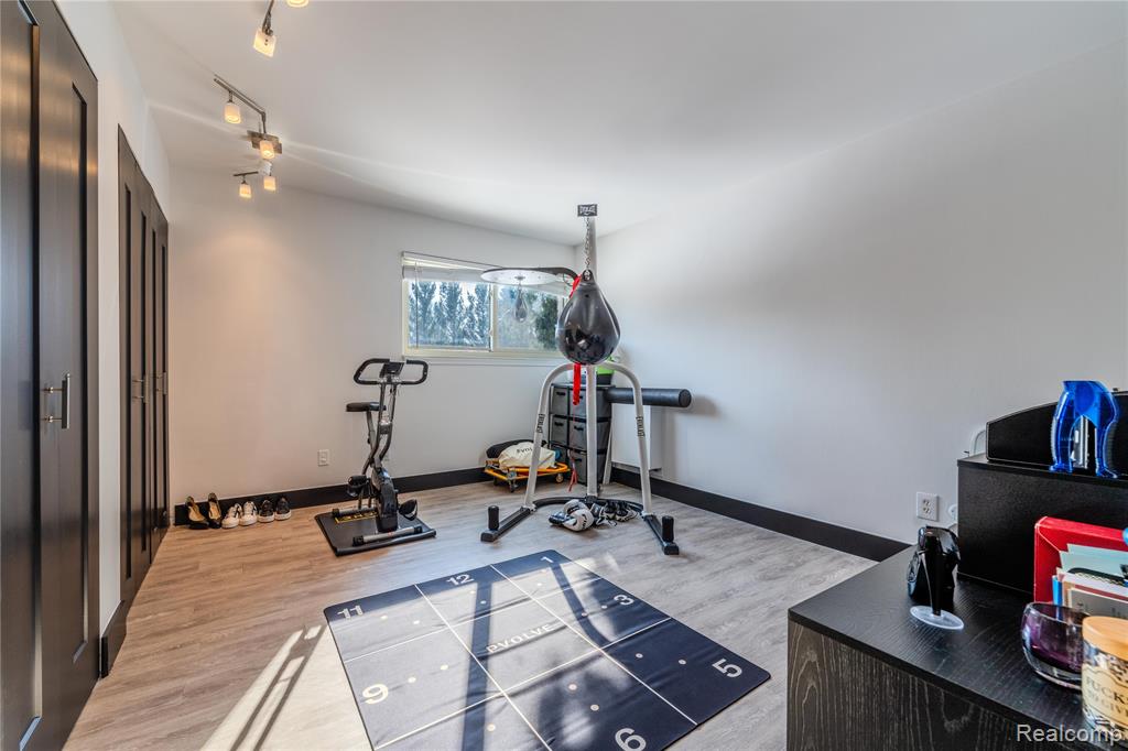 4045 West Maple Road, Unit C101 Bloomfield Hills, MI 48301 - Photo 14 of 27