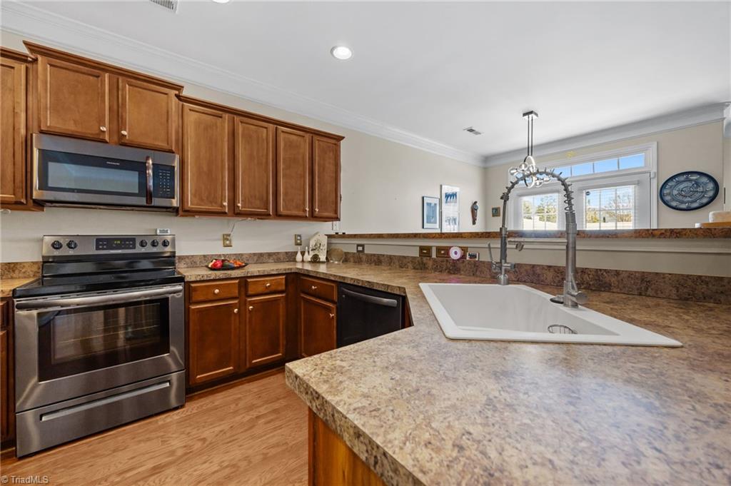 3464 Basalt Court High Point, NC 27265 - Photo 14 of 40 Kitchen