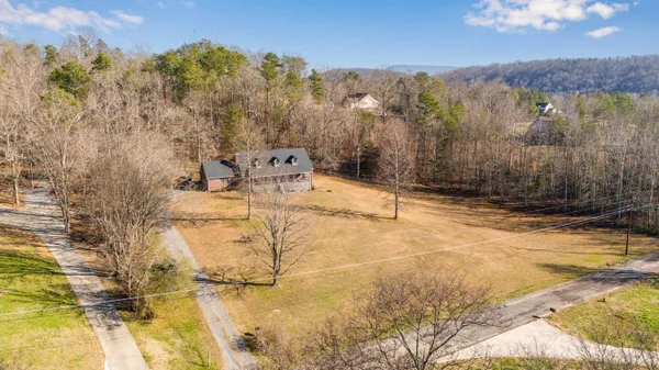 $525,000 | 641 Riverbend Drive, Jasper, TN 37347
