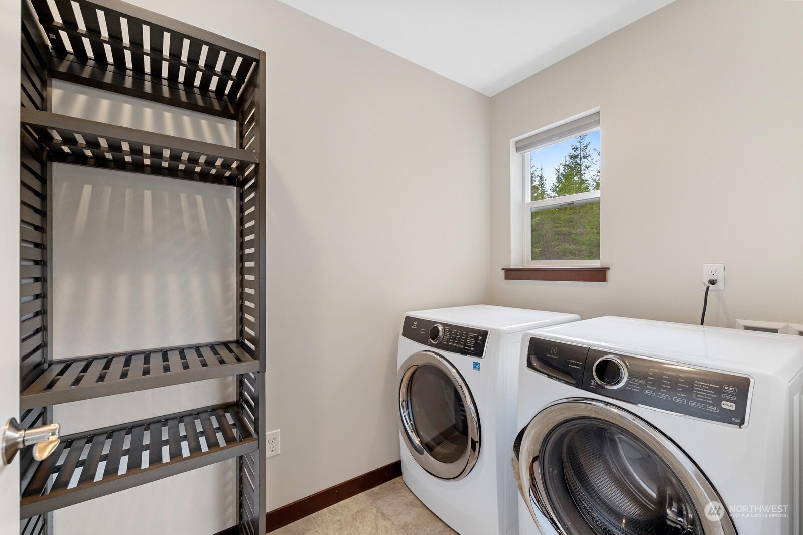 18610 Russian Road Arlington, WA 98223 - Photo 32 of 40 a view of washer and dryer