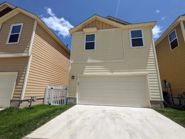 $2,150 | 196 Martha Lane, Kyle, TX 78640