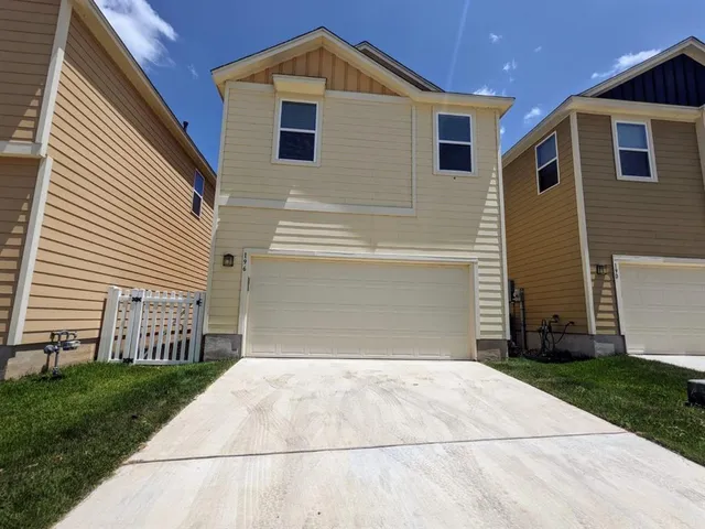 $2,200 | 196 Martha Lane, Kyle, TX 78640