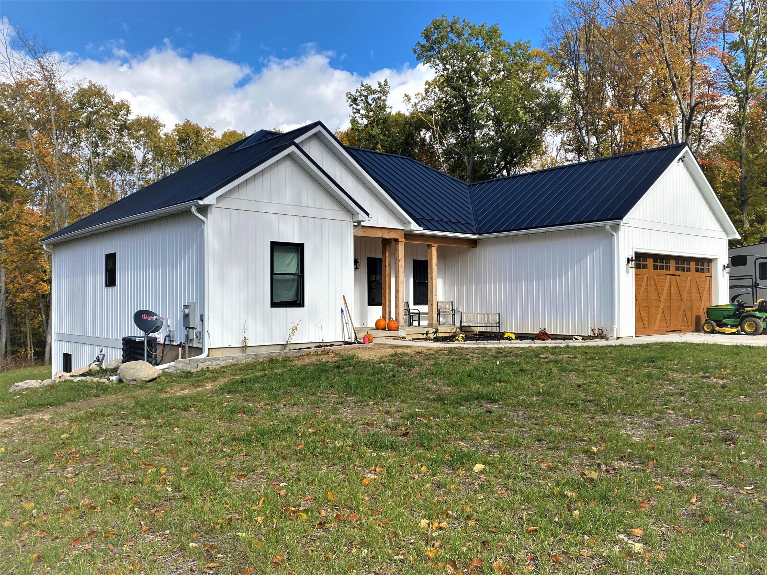1242 Pifer Road Delton, MI 49046 - Photo 3 of 29 20