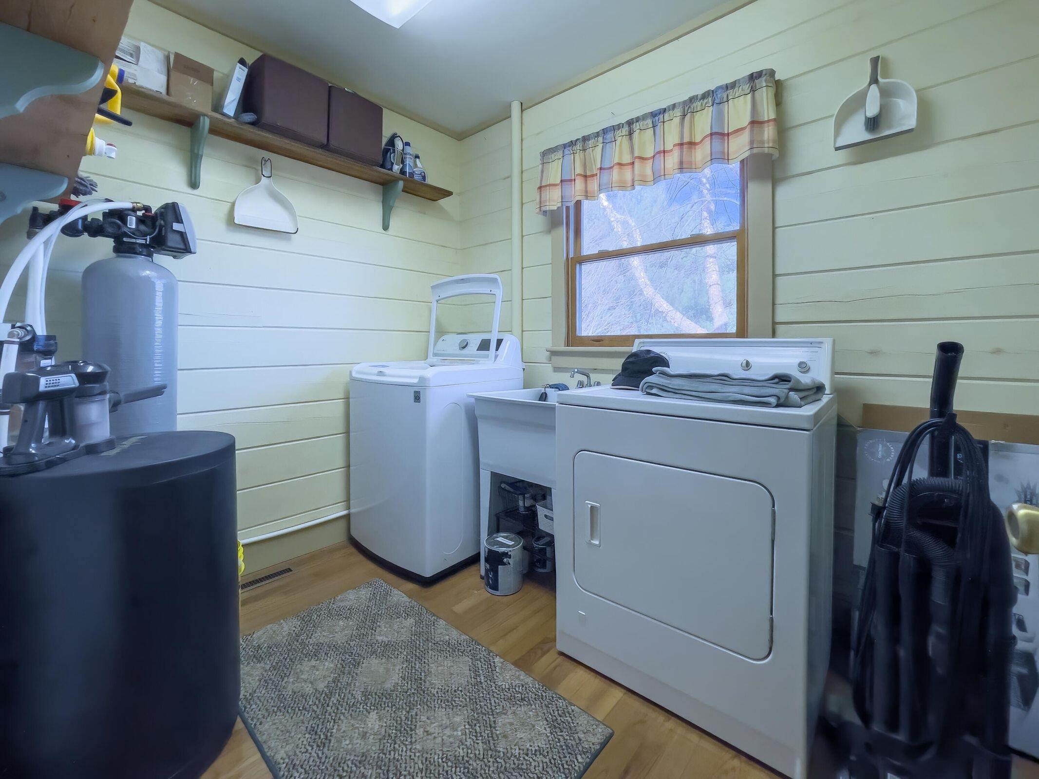 80 Good View Drive Raphine, VA 24472 - Photo 27 of 59 a utility room with dryer and washer