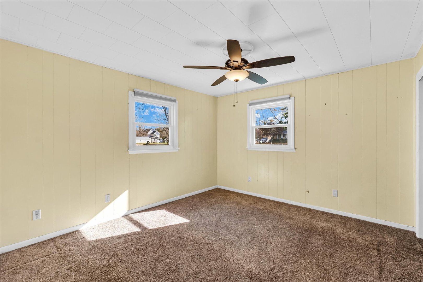 101 Delmar Catlin, IL 61817 - Photo 22 of 32 a view of a big room with wooden floor