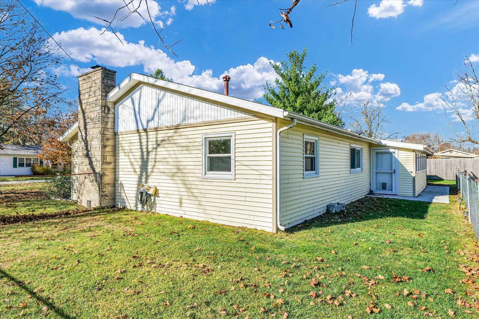 101 Delmar Catlin, IL 61817 - Photo 30 of 32 a view of a house with a yard