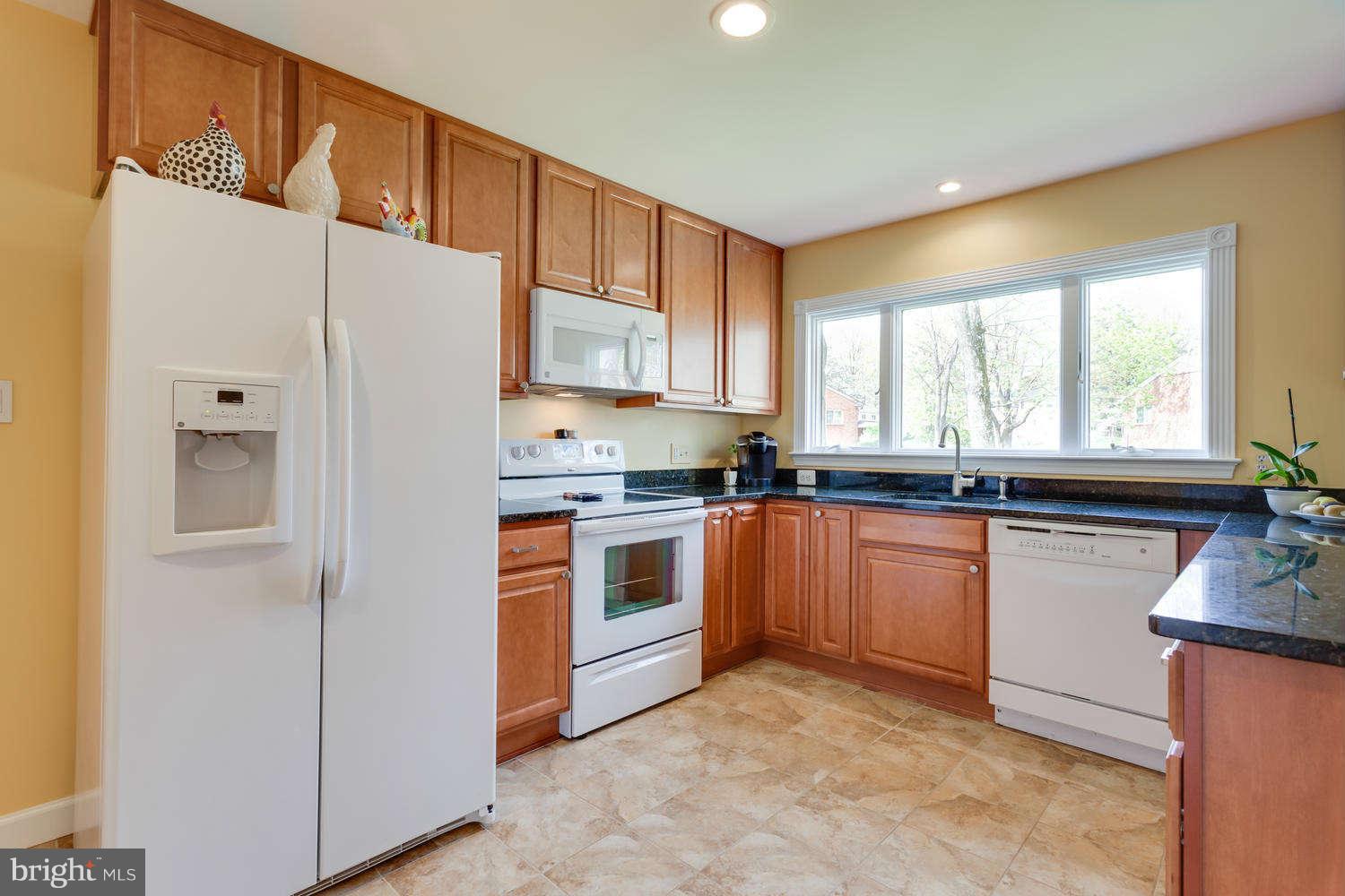 7113 Thrasher Road McLean, VA 22101 - Photo 13 of 28 Kitchen