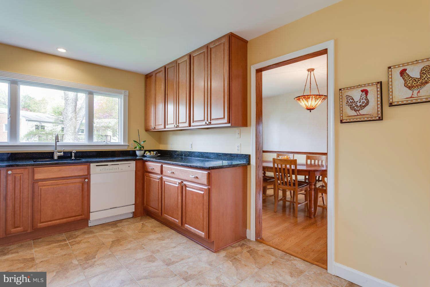 7113 Thrasher Road McLean, VA 22101 - Photo 16 of 28 Kitchen