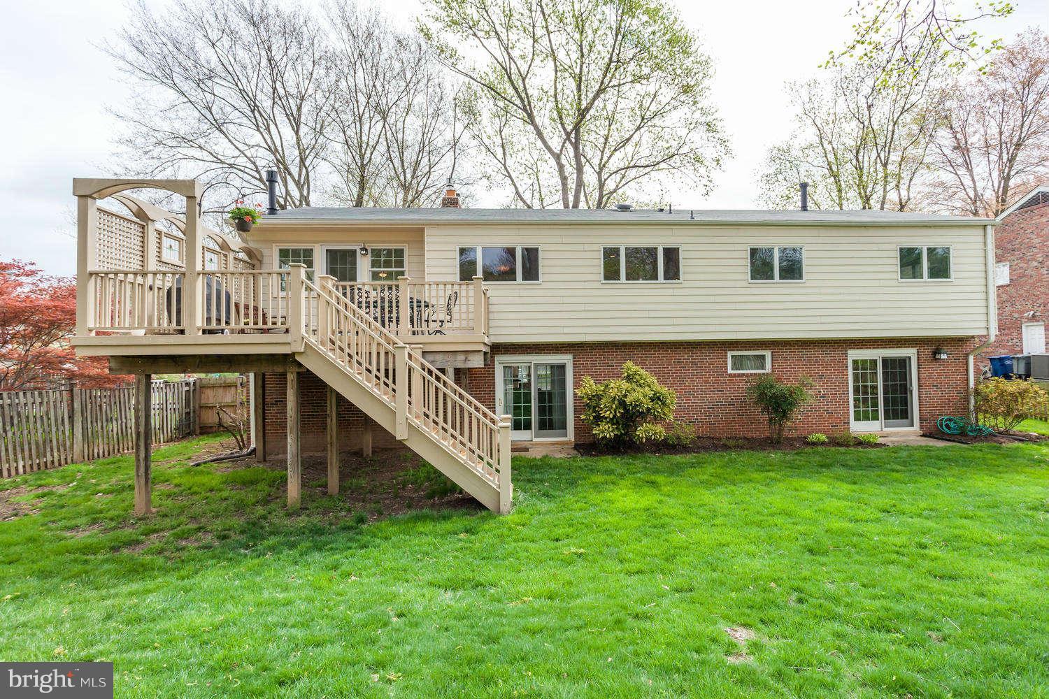 7113 Thrasher Road McLean, VA 22101 - Photo 26 of 28 Exterior (Rear)