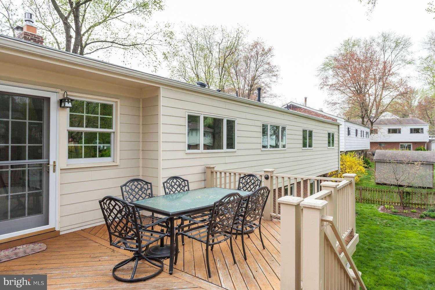 7113 Thrasher Road McLean, VA 22101 - Photo 27 of 28 Exterior (Rear)