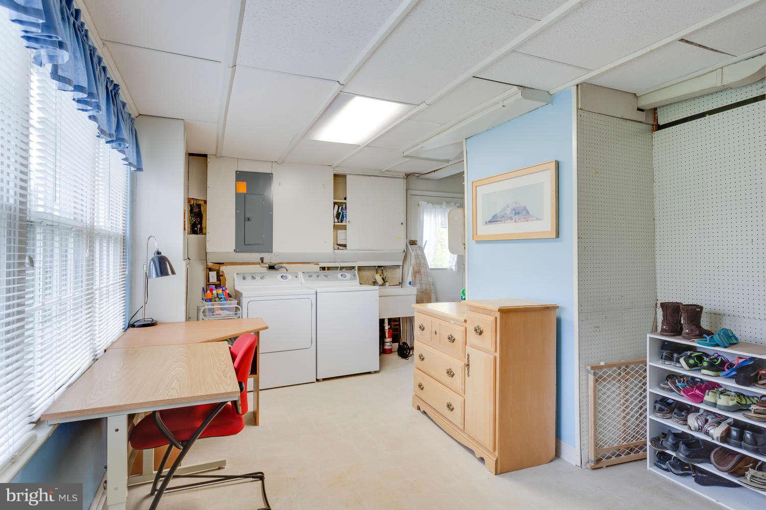 7113 Thrasher Road McLean, VA 22101 - Photo 8 of 28 Laundry/Utility Room