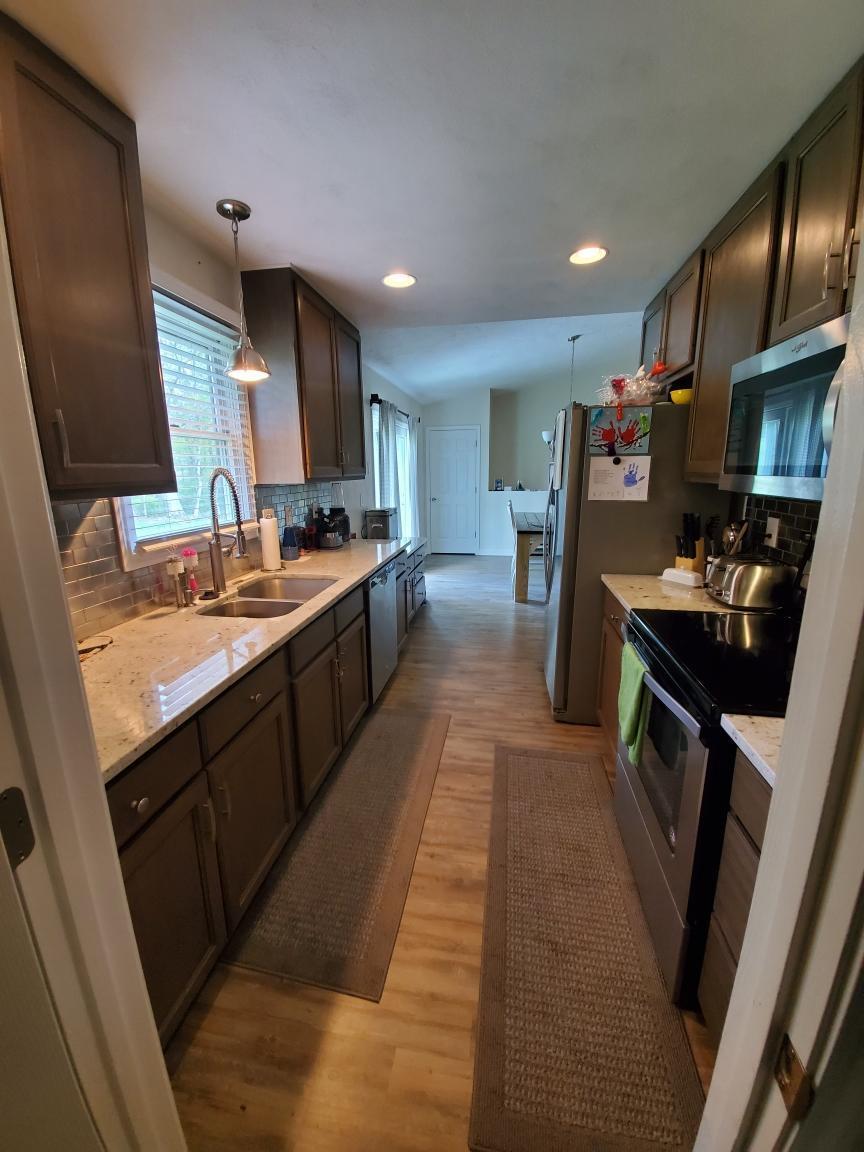 4260 Edenshire Road Roanoke, VA 24014 - Photo 2 of 19 Kitchen