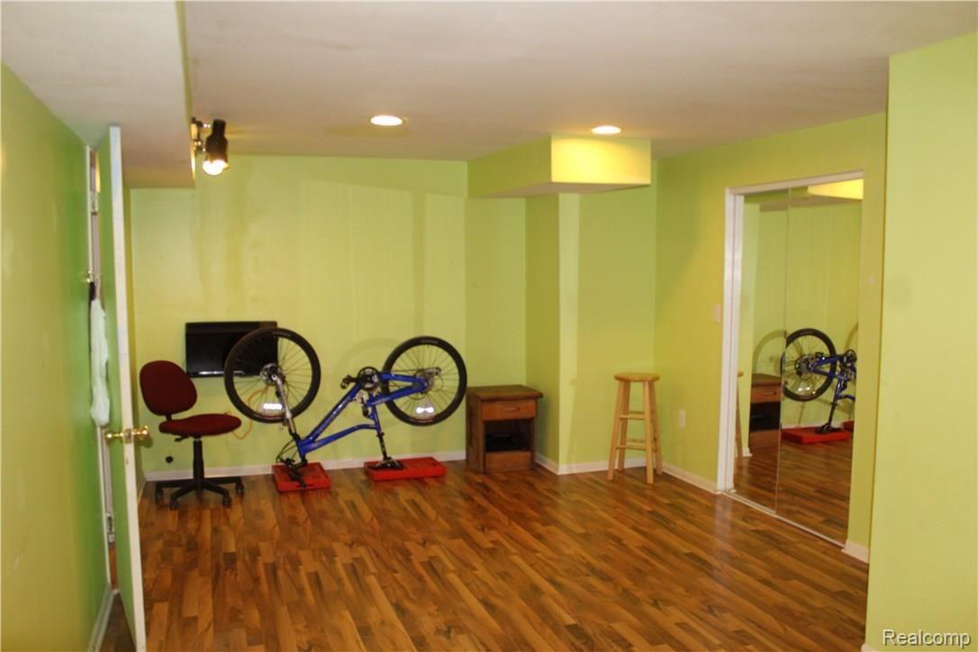 25115 Farmbrook Road Southfield, MI 48034 - Photo 44 of 62 IMG_0025.JPG