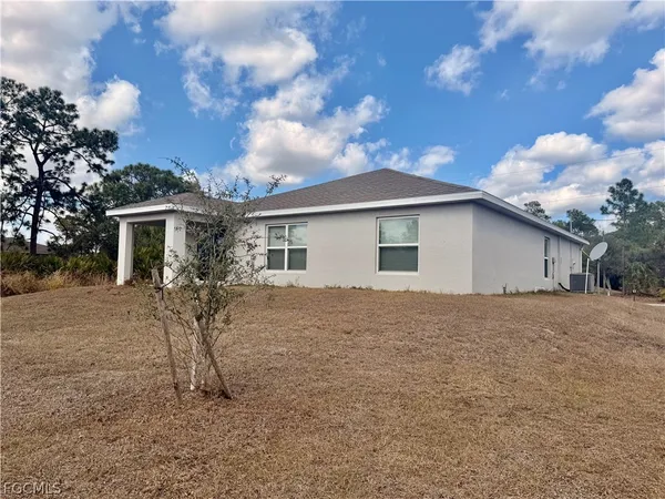 $259,000 | 5013 Pinetree Circle, LaBelle, FL 33935