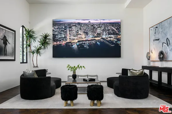 $300,000 | 10697 Somma Way, Los Angeles, CA 90077