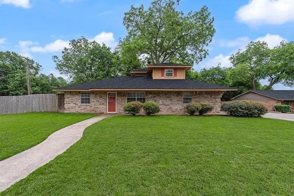 $269,000 | 314 Fairfield Street, Gainesville, TX 76240