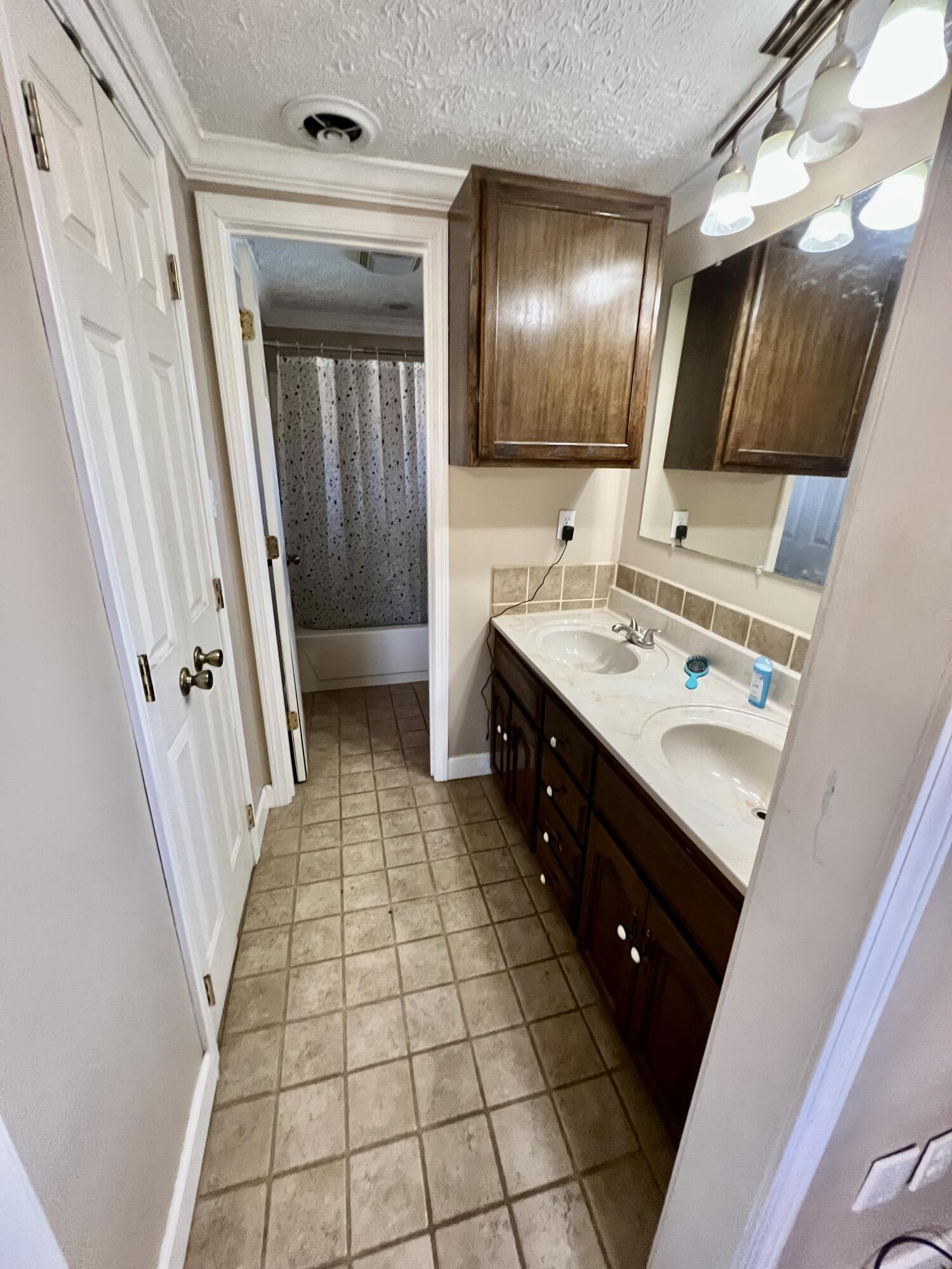 207 Overlake Road Mount Vernon, KY 40456 - Photo 35 of 47 IMG_8846