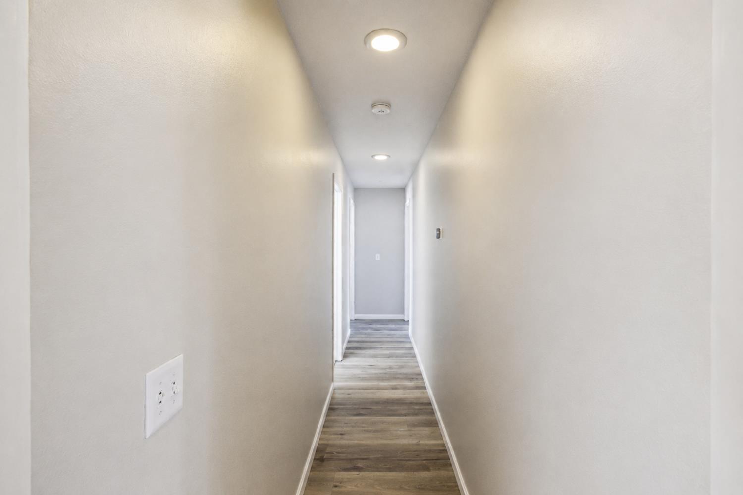 1180 Sunset Road Brentwood, CA 94513 - Photo 46 of 72 Hallway to bedrooms