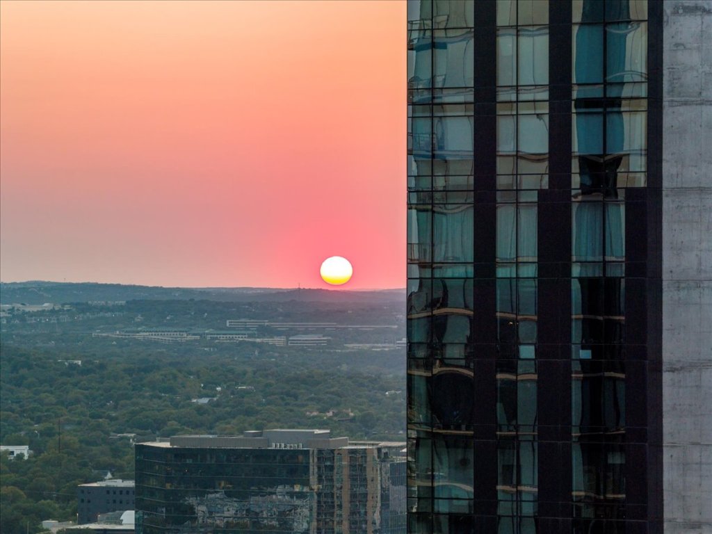 70 Rainey Street, Unit 1503 Austin, TX 78701 - Photo 29 of 30 View of city