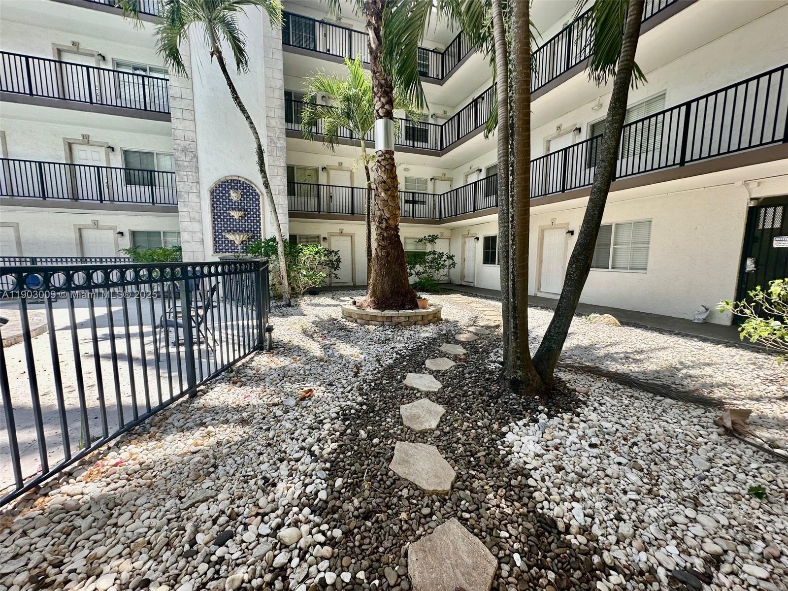 924 Southeast 2nd Street, Unit 9 Fort Lauderdale, FL 33301 - Photo 2 of 19 a view of a large building