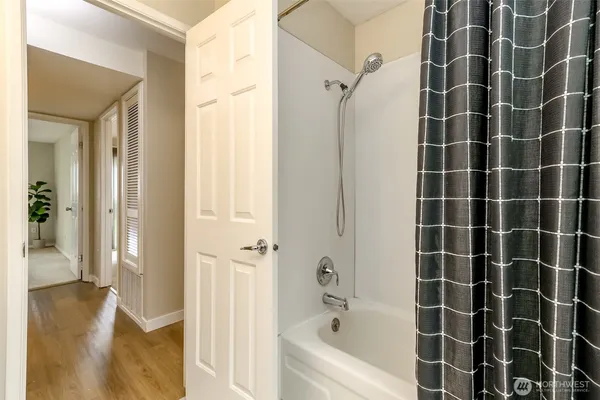 $329,950 | 112 19th Avenue Southeast, Unit 3, Puyallup, WA 98372