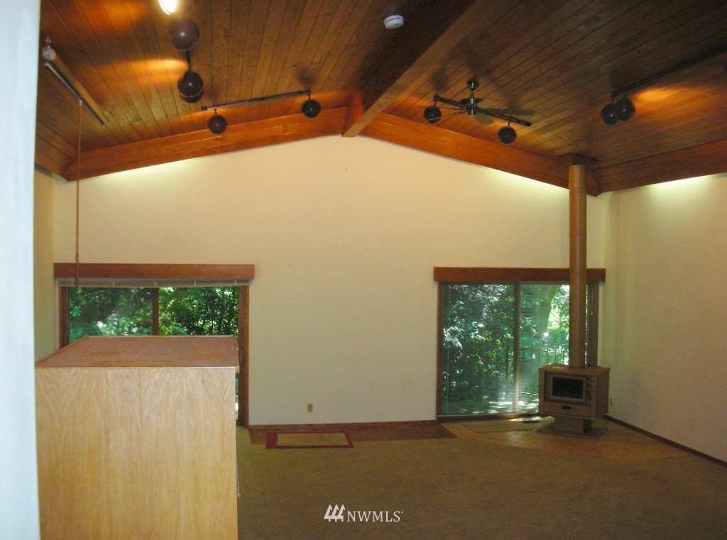 16844 Sylvester Road Southwest Normandy Park, WA 98166 - Photo 5 of 15 Gallery Image 5