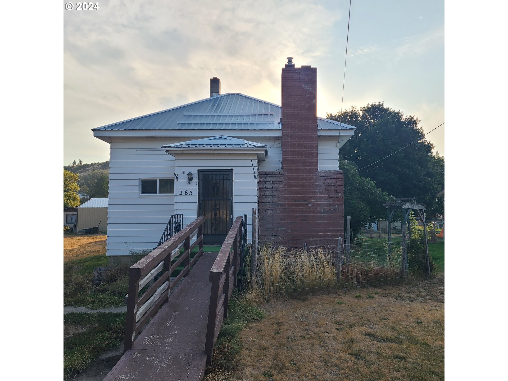 265 North 4th Street Elgin, OR 97827 - Photo 3 of 36
