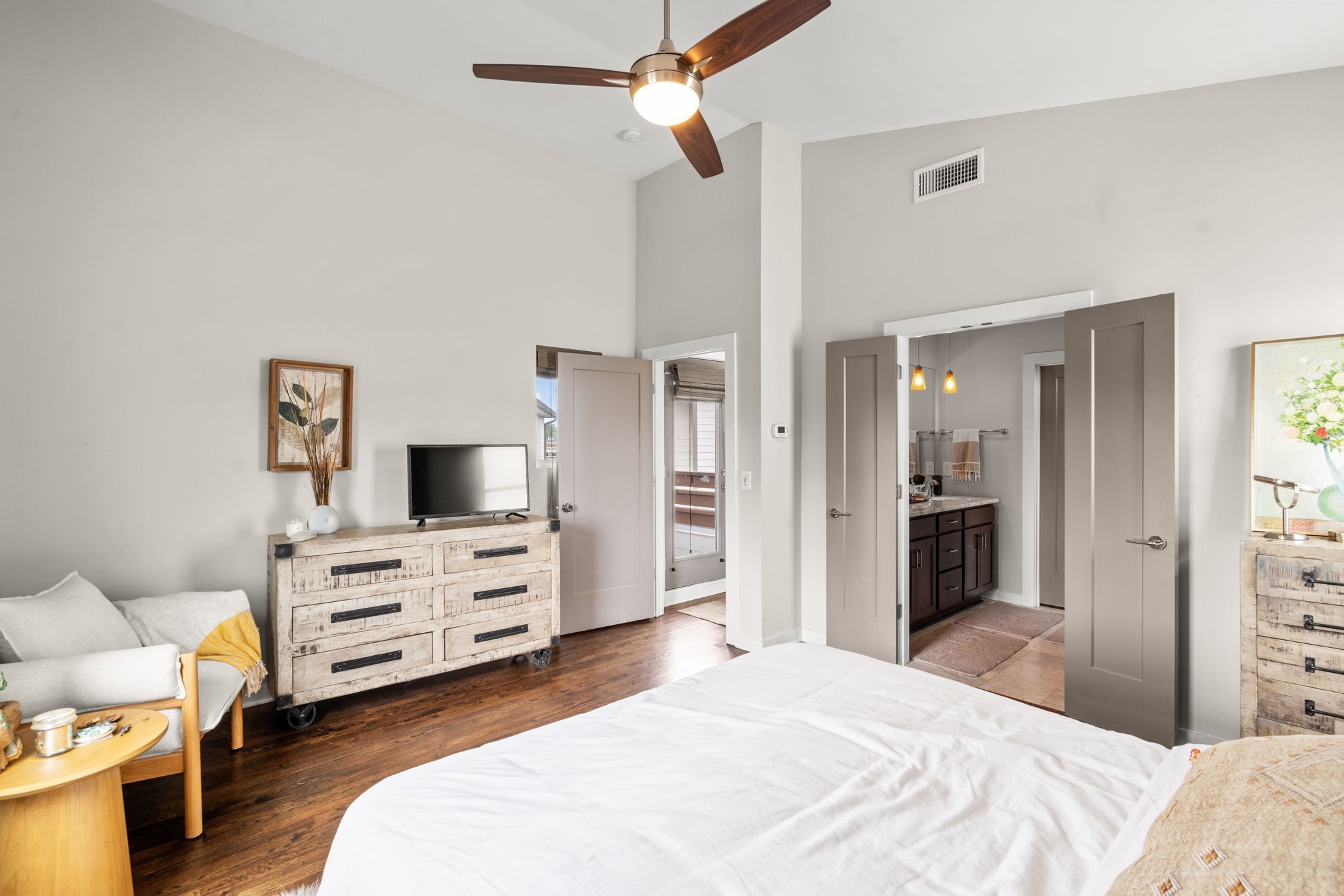 700 Porter Road Nashville, TN 37206 - Photo 21 of 29 Primary bedroom