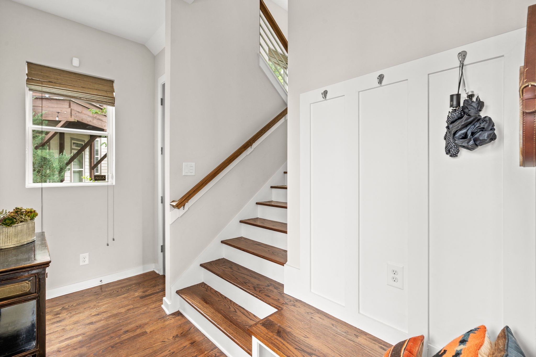 700 Porter Road Nashville, TN 37206 - Photo 8 of 29 Entry mud room