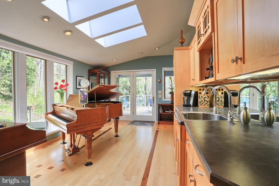 713 Hillaire Road Lancaster, PA 17601 - Photo 17 of 36 Gallery Image 17