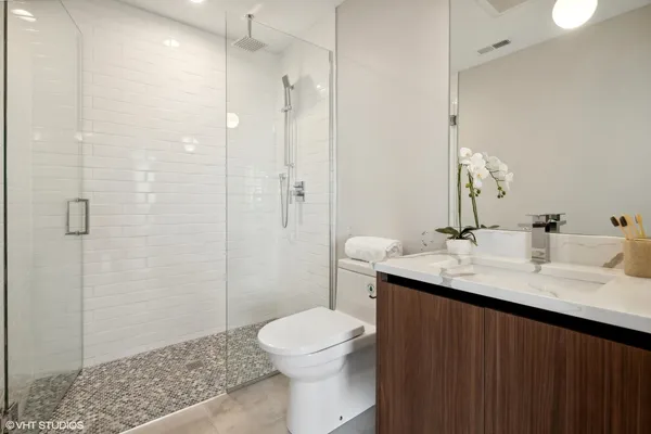 $445,000 | 2342 West Adams Street, Unit 406, Chicago, IL 60612