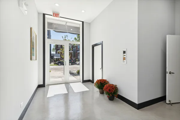 $445,000 | 2342 West Adams Street, Unit 406, Chicago, IL 60612