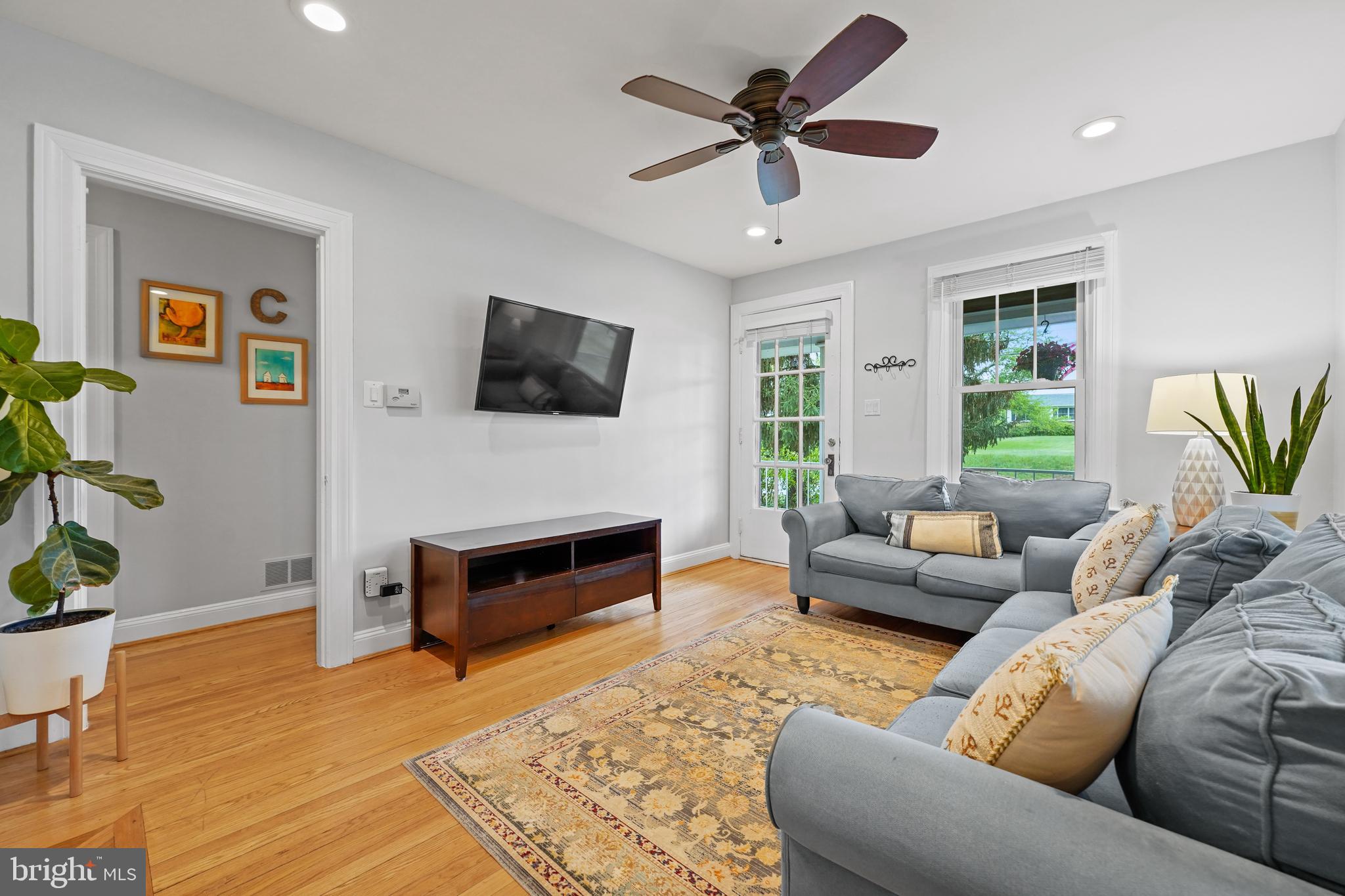 1110 Briggs Chaney Road Silver Spring, MD 20905 - Photo 9 of 43