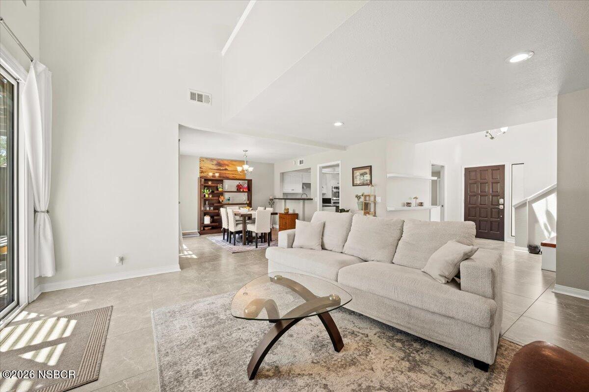 154 Abbey Road Santa Maria, CA 93455 - Photo 10 of 44 14-Living Room