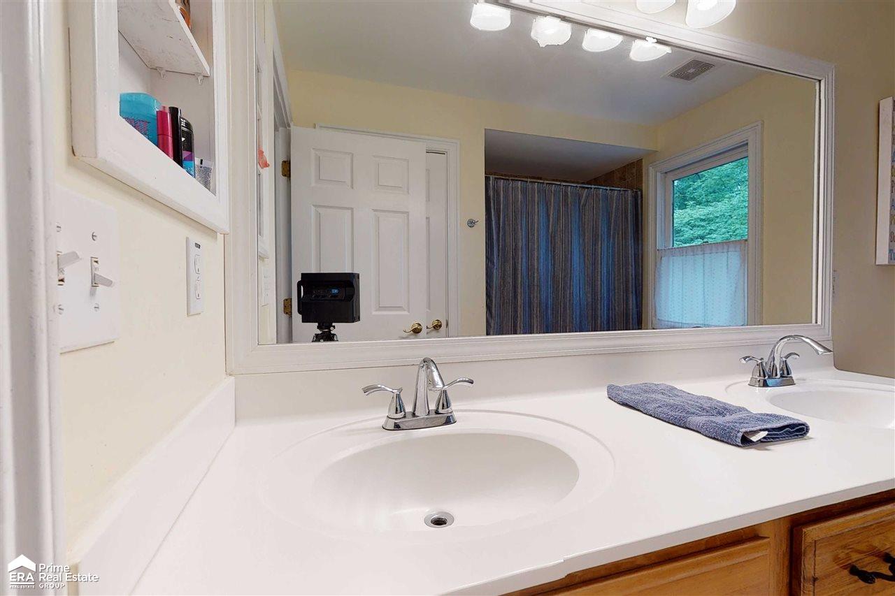 2220 Pheasant Ridge Lapeer, MI 48446 - Photo 44 of 94