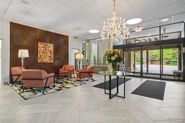 $229,000 | 4466 West Pine Boulevard, Unit 2E, St. Louis, MO 63108