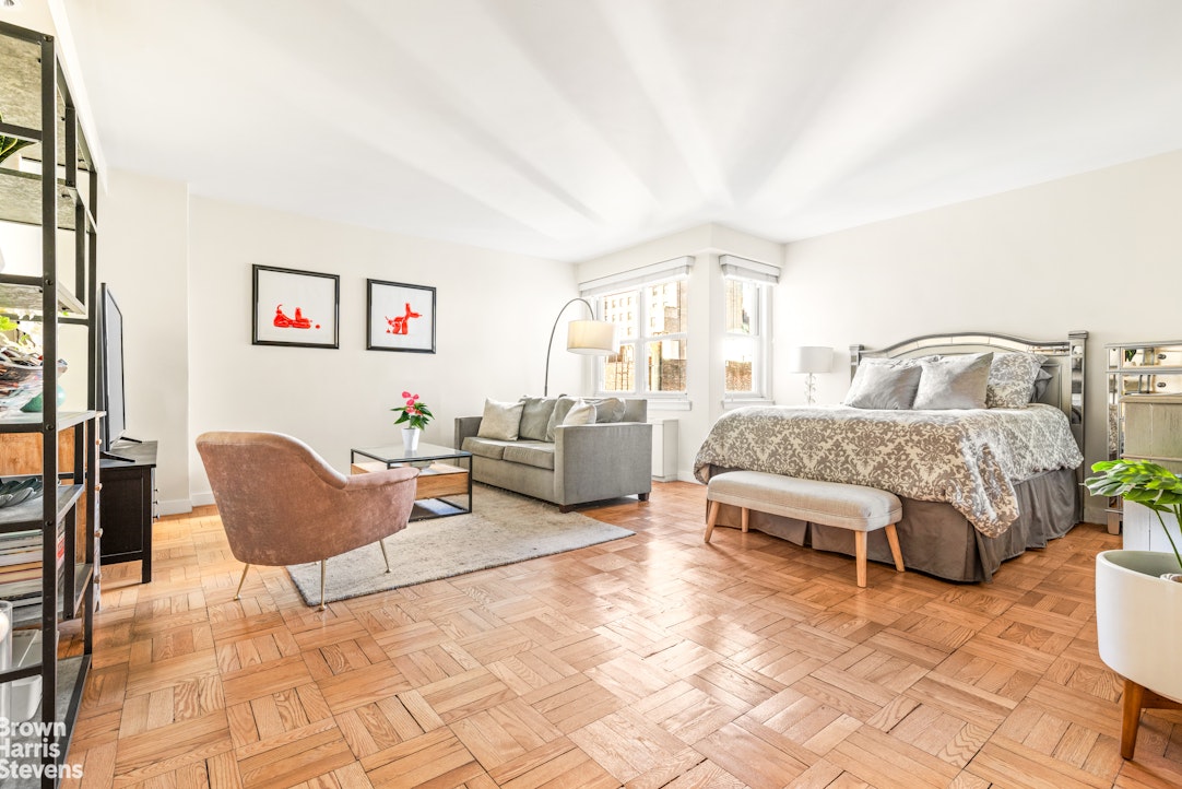 101 West 12th Street, Unit 8Z Manhattan, NY 10011 - Photo 1 of 8