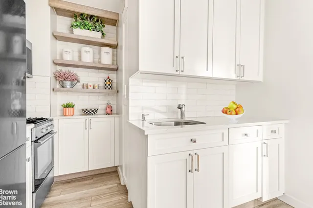 $659,000 | 101 West 12th Street, Unit 8Z | West Village