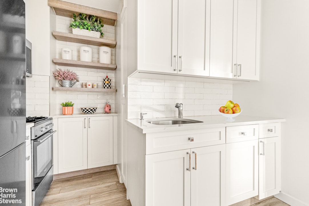 101 West 12th Street, Unit 8Z Manhattan, NY 10011 - Photo 5 of 8